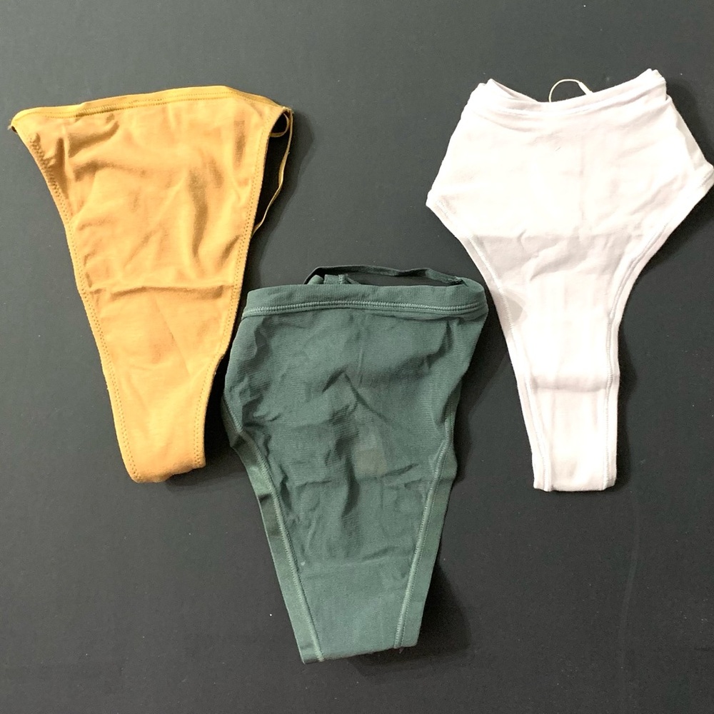 9WI Three Woman’s Intimates SKIMS Thong Underwear Size 3X Camel Deep Sea Mica